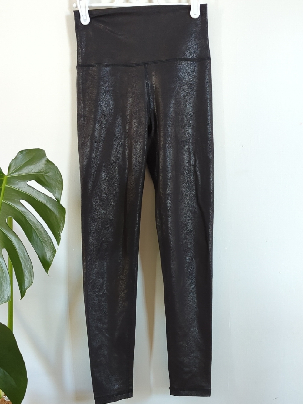 OFFLINE Aerie Black Crinkle Leggings